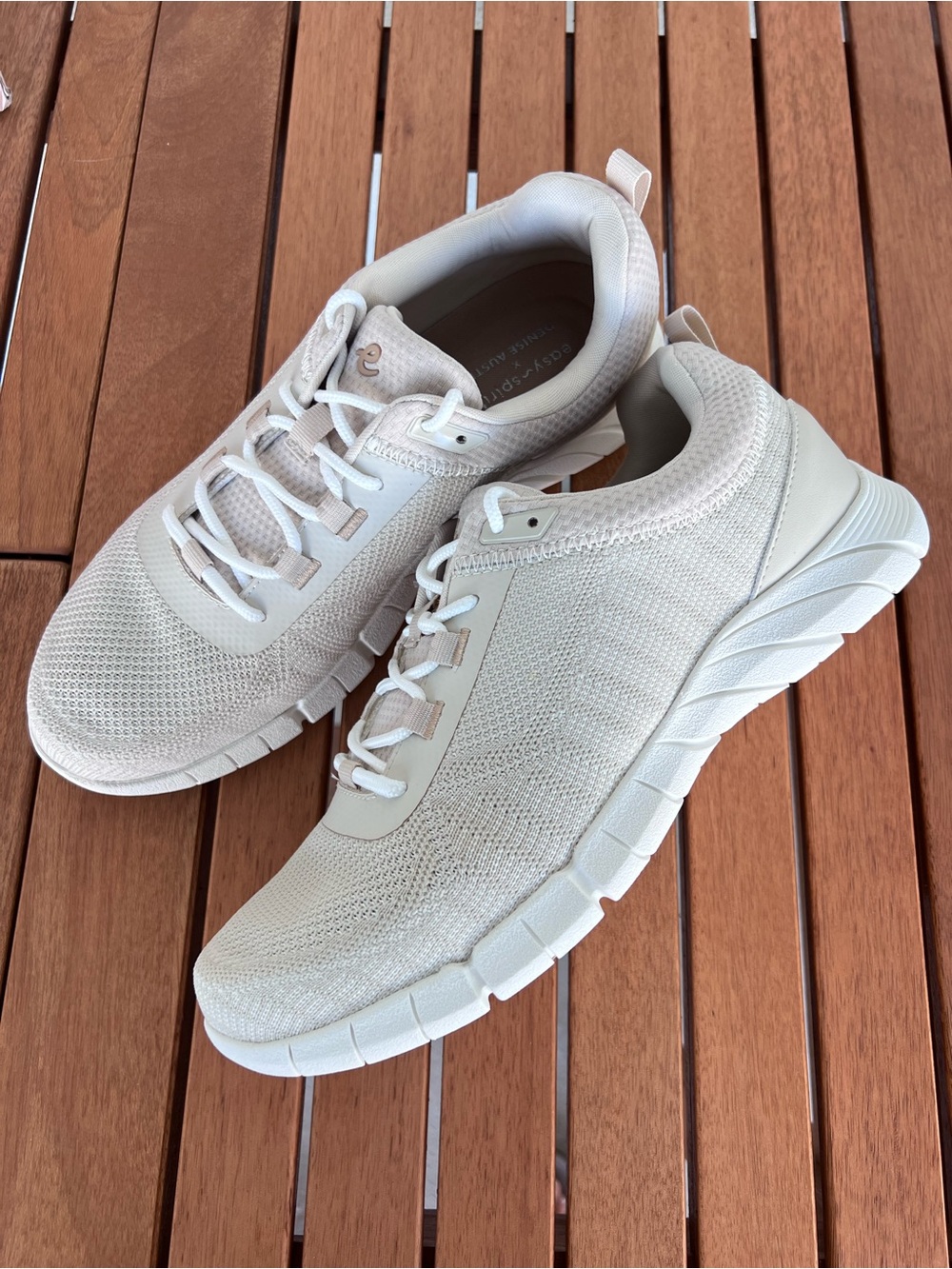 Easy Spirit NWT Women’s Denise Austin Wide Width Knit Sneaker Beige Size 11W